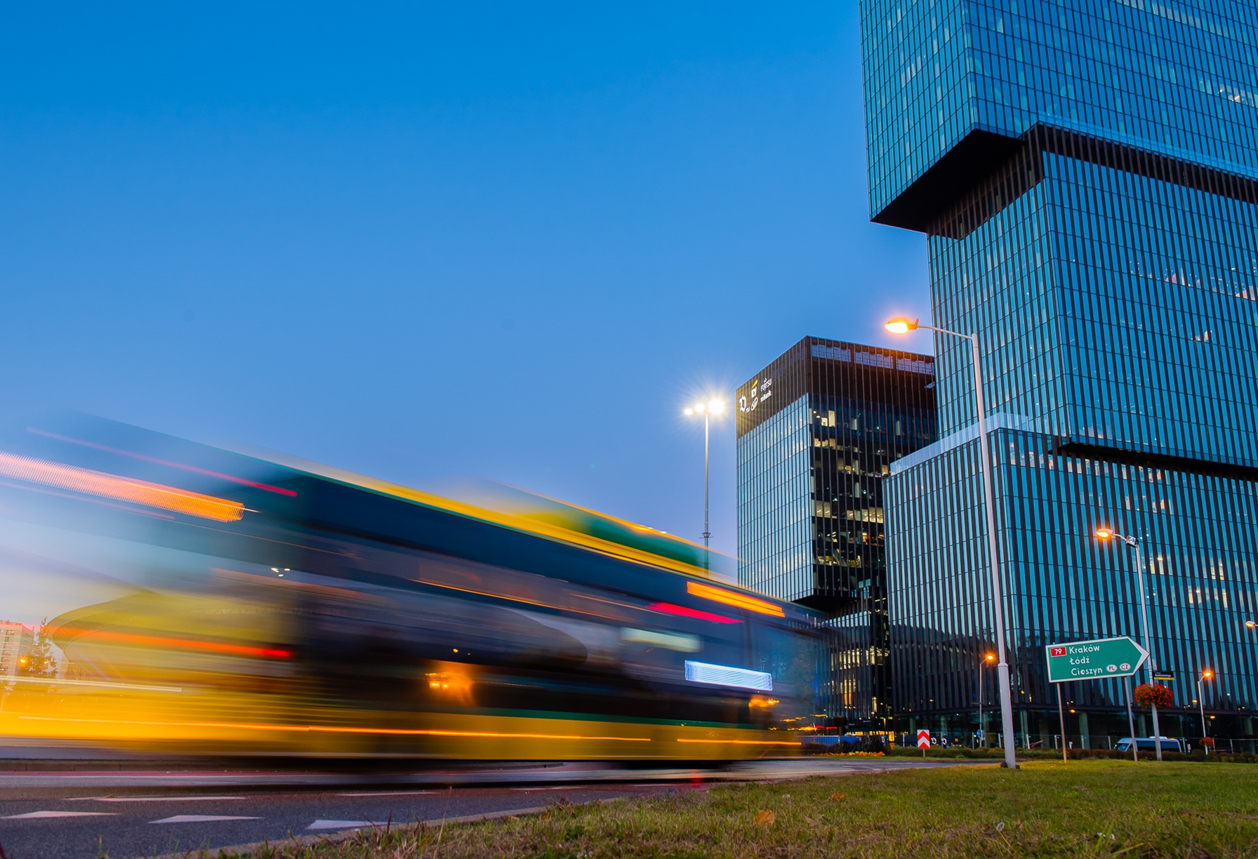 Graphics: GZM zapewnia bezpłatne przejazdy na Śląski Festiwal Nauki