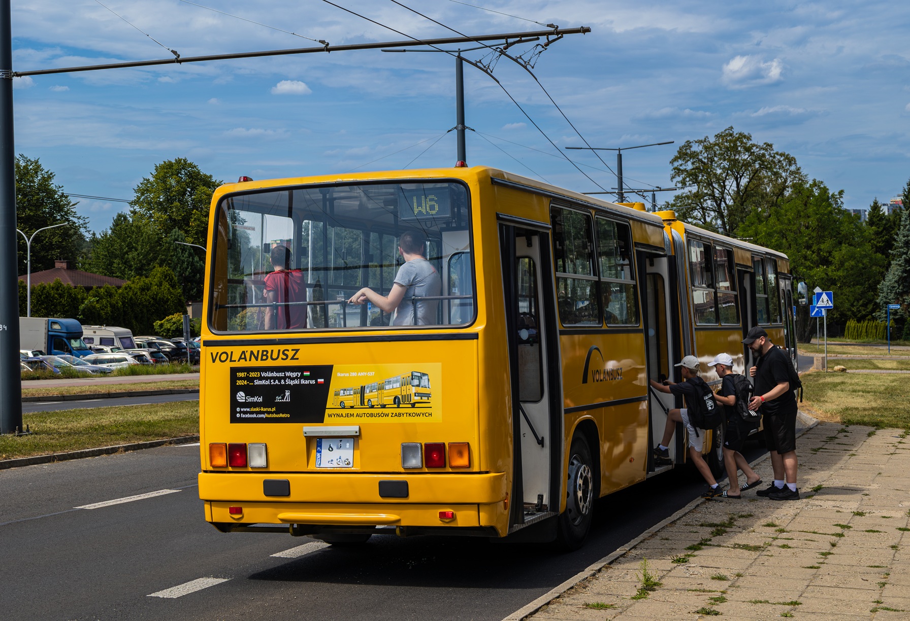 Grafika: Nad wodę i w podróż w czasie. Rusza wakacyjna oferta Transport GZM