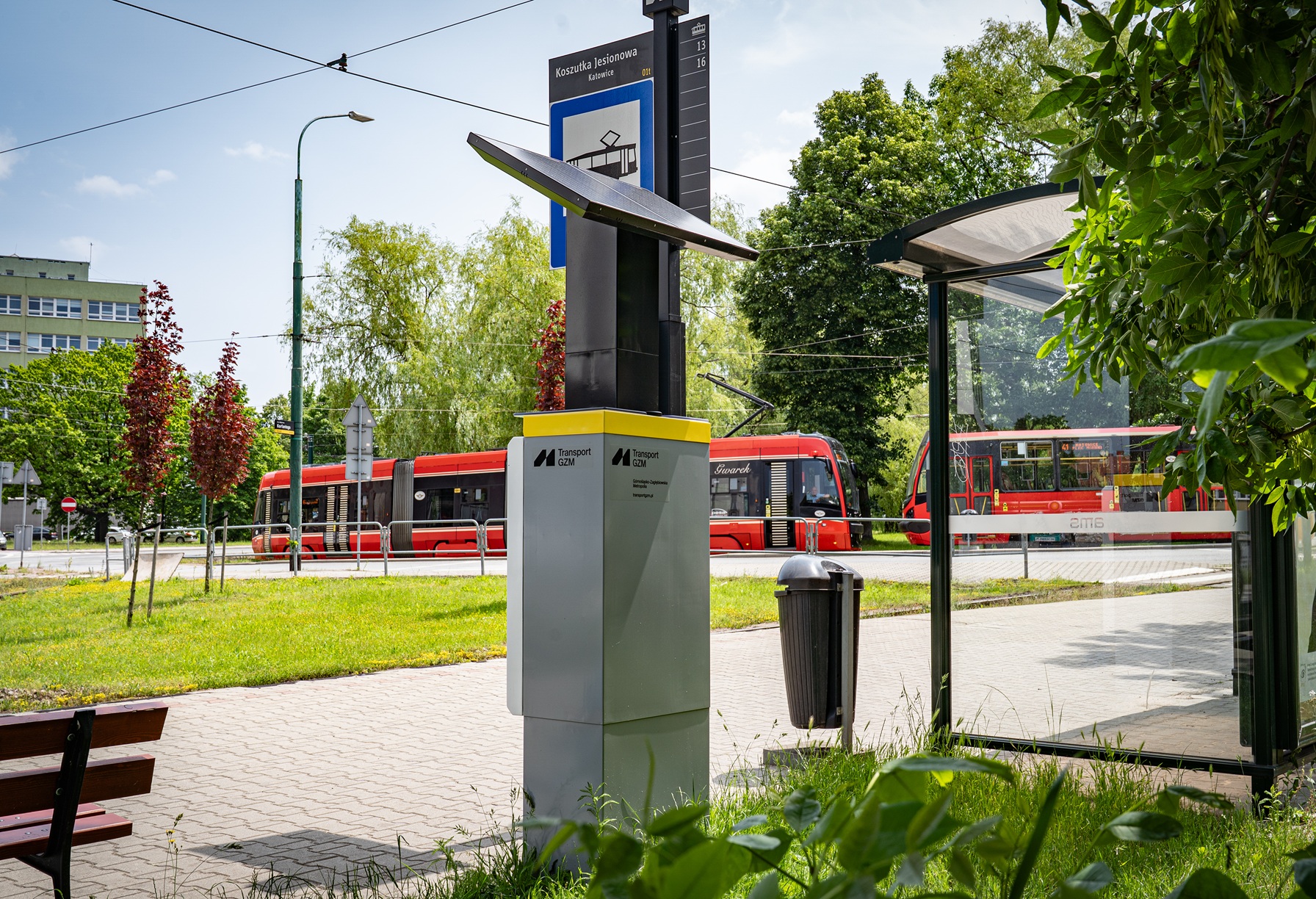 Graphics: Finał projektu. Działają już wszystkie solarne biletomaty