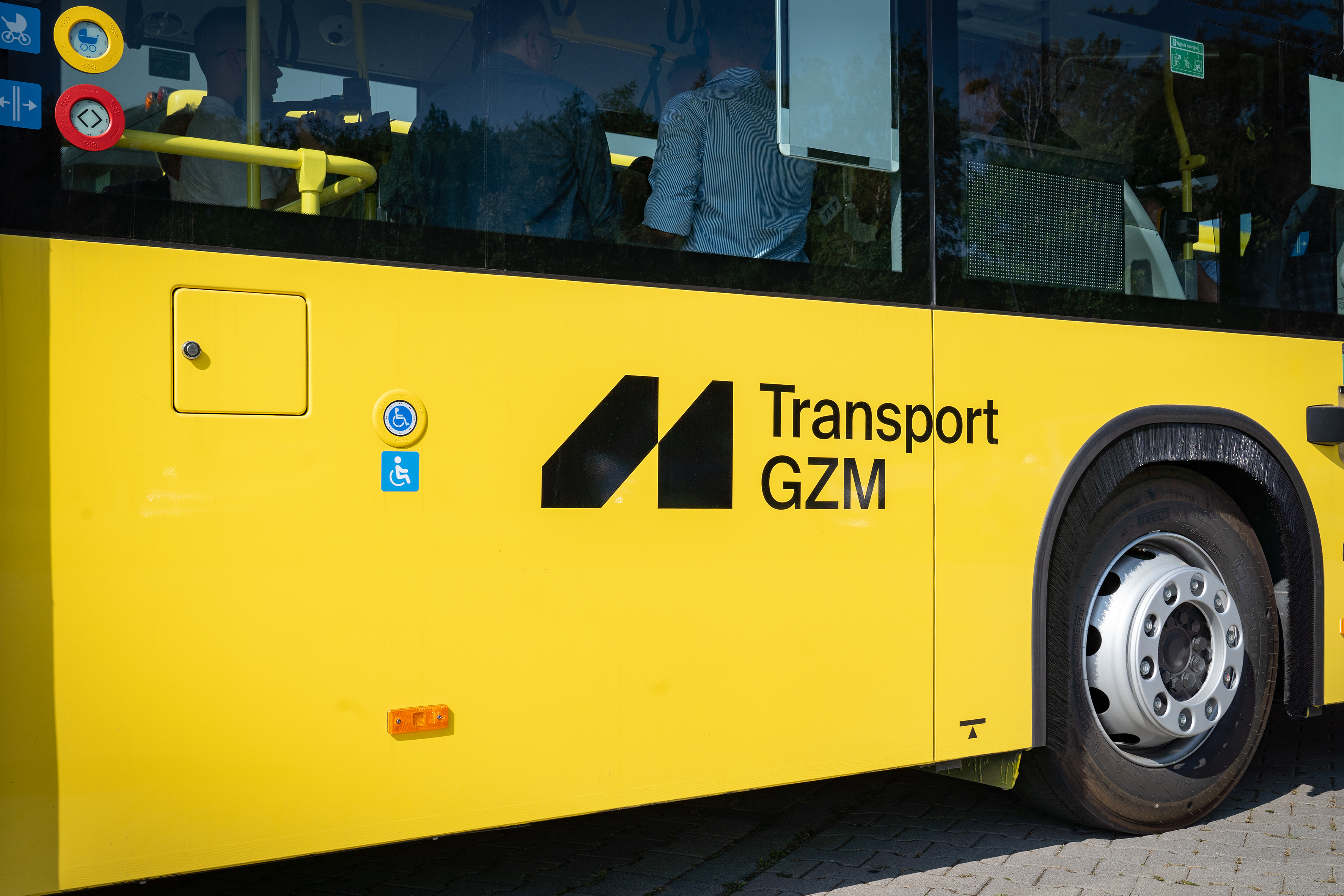 Grafika: Dodatkowe autobusy na Dni Lędzin