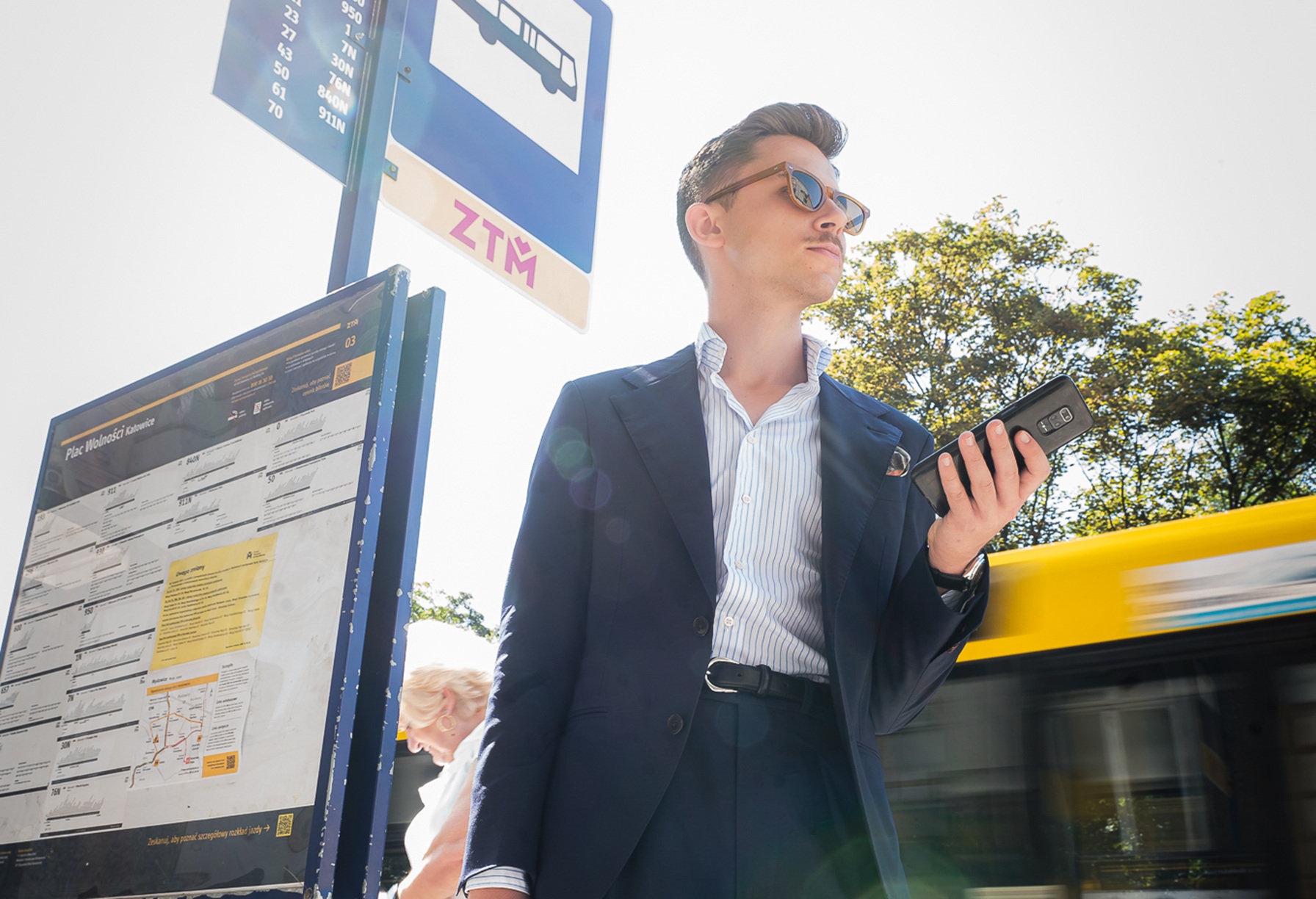 Grafika: Podróżuj z Transportem GZM i korzystaj ze zniżek w TAURON Parku Śląskim!