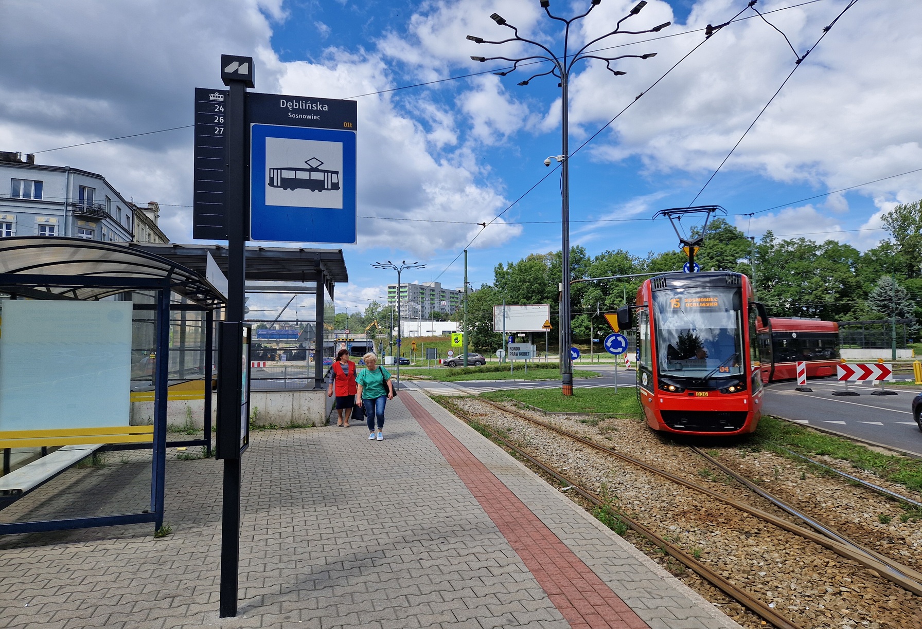 Grafika: W Sosnowcu tramwaje i autobusy wracają na stałe trasy